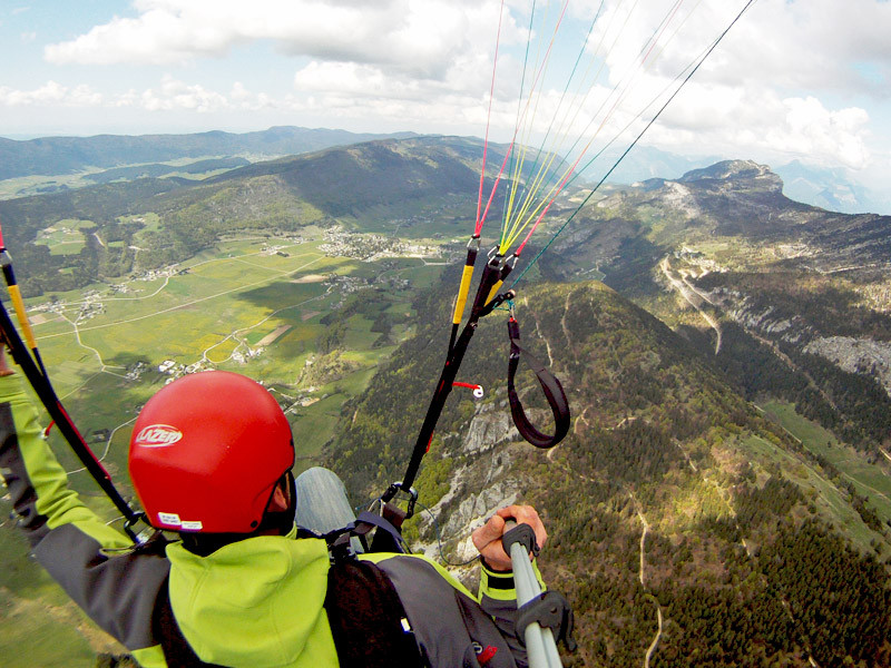 Gleitschirmfliegen, in hohen Lüften