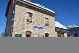 Vue extérieure sous la neige du Bureau d'Information touristique
