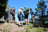 Photo de personnes faisant de la randonnée avec Randonner en conscience - Au rythme de la montagne_Lans-en-Vercors
