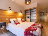 Hotel 12