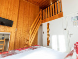 Hotel 8