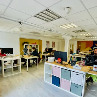 Espace de coworking à l'atelier du Presse Citron Espace de coworking à l'atelier du Presse Citron