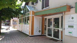 L'entrée de la pharmacie