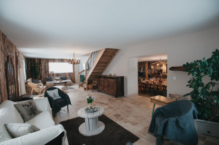 Salon avec vue salle à manger