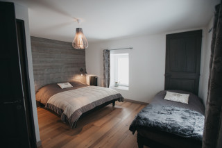 Chambre 2 : 3 personnes 1er étage - © Gîtes de France Chambre 2 : 3 personnes 1er étage