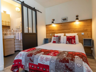 Hotel 9 Hotel 9