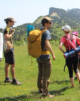 Photo de 3 personne en randonnée avec Randonnée en conscience_Lans-en-Vercors