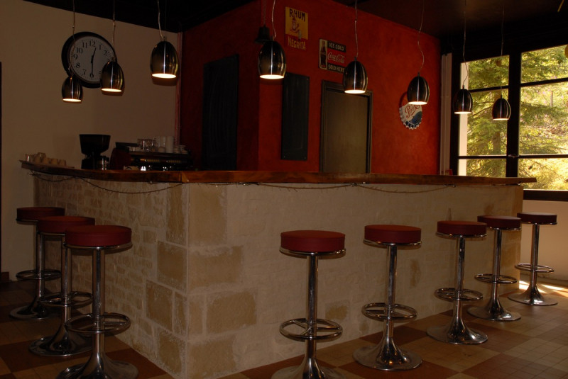 bar.jpg