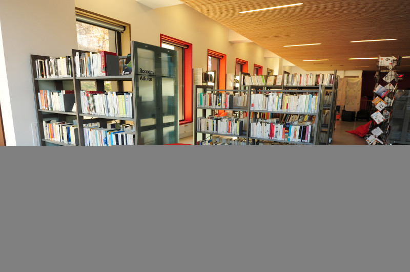 Intérieur de la médiathèque
