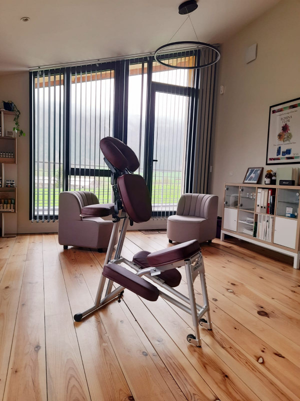 Massage Amma assis sur chaise ergonomique