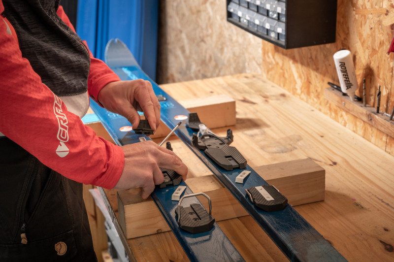 Préparation de skis de randonnée nordique Préparation de skis de randonnée nordique