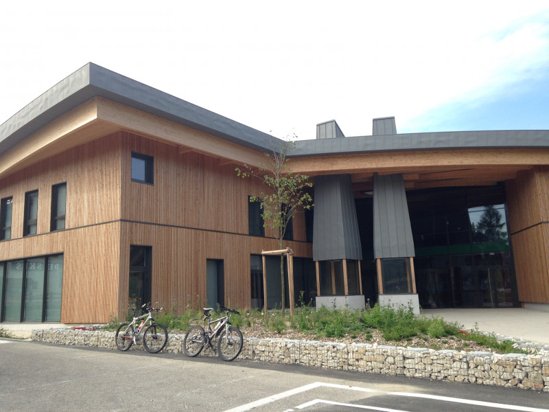 Vue de l'extérieur du bâtiment Vue de l'extérieur du bâtiment
