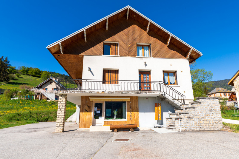 exterieur_cocoon_coiffure_1920x1280_2.jpg exterieur_cocoon_coiffure_1920x1280_2.jpg