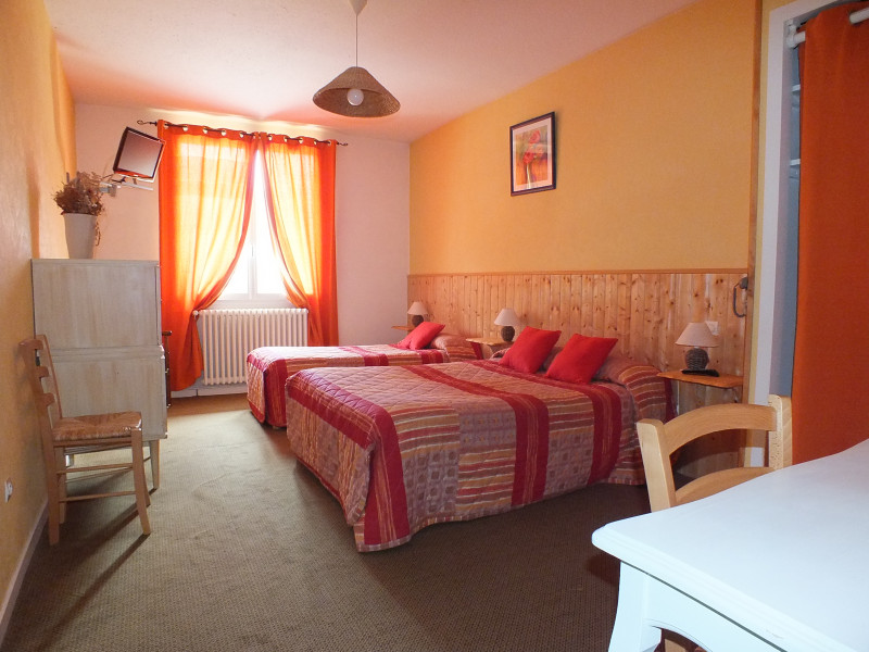 chambre_triple_sans_balcon.jpg chambre_triple_sans_balcon.jpg