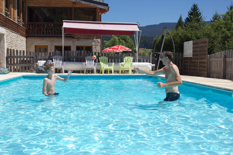 piscine Camping Les Eymes