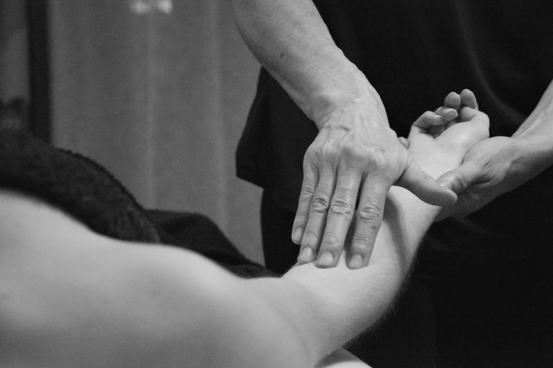 Balinais_Travail méridiens de l'avant-bras Balinais_Travail méridiens de l'avant-bras