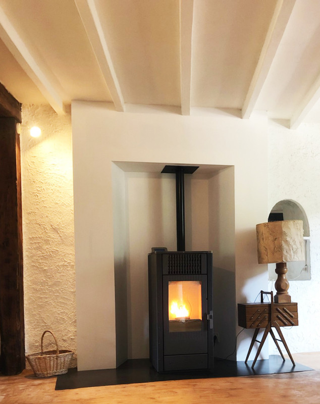 Installation d'un poêle à granulés HOBEN