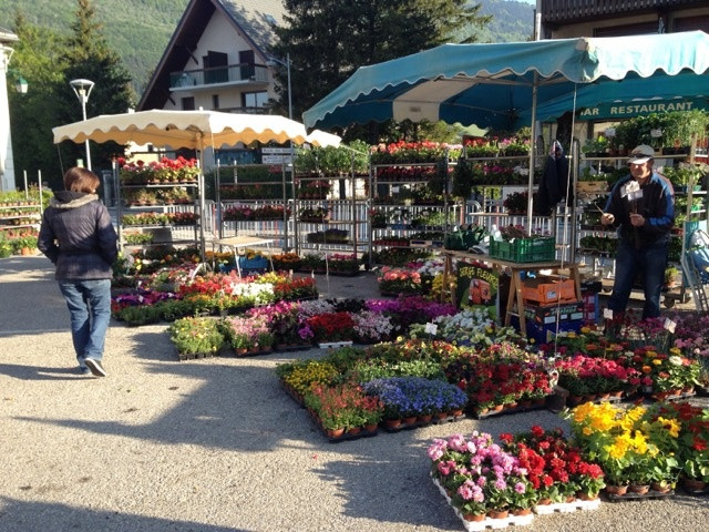 Marché aux Plantes et aux fleurs - © Lans en Fête Marché aux Plantes et aux fleurs