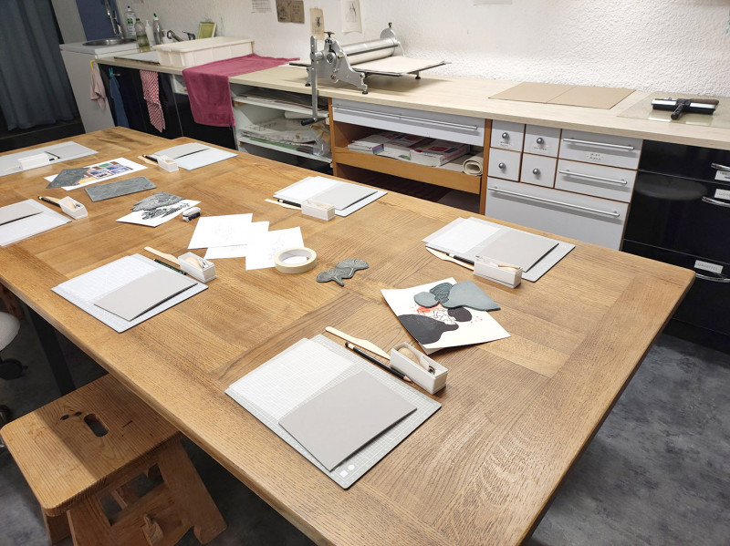 Préparation d'un atelier de gravure à L'atelier du Presse Citron Préparation d'un atelier de gravure à L'atelier du Presse Citron
