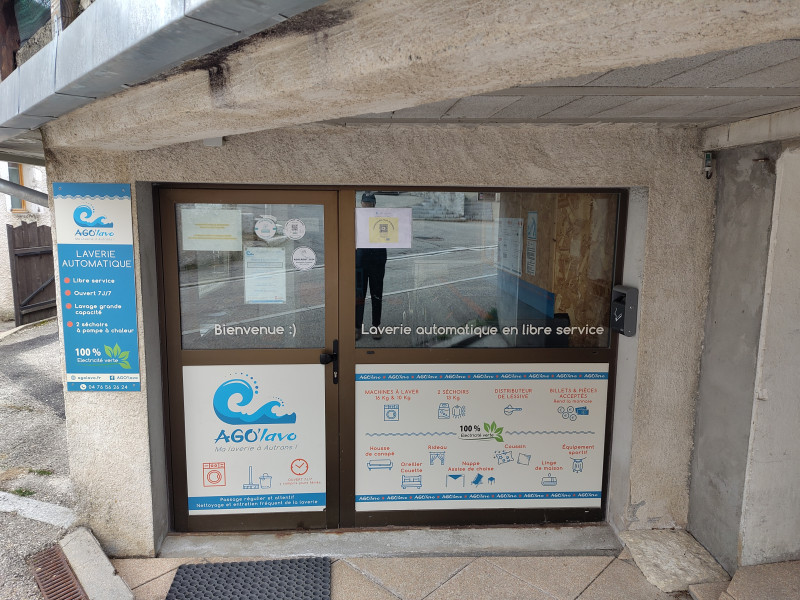 Entrée laverie Autrans