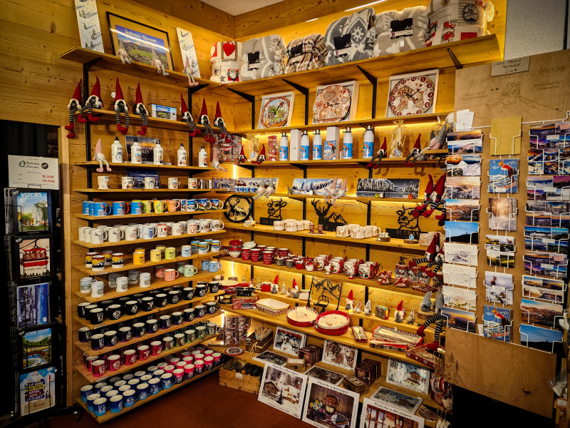 Souvenirs Cadeaux peluches Autrans Vercors - © La Grange Aux Skis Souvenirs Cadeaux peluches Autrans Vercors