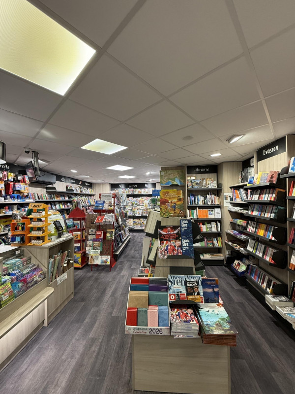 interieur magasin librairire