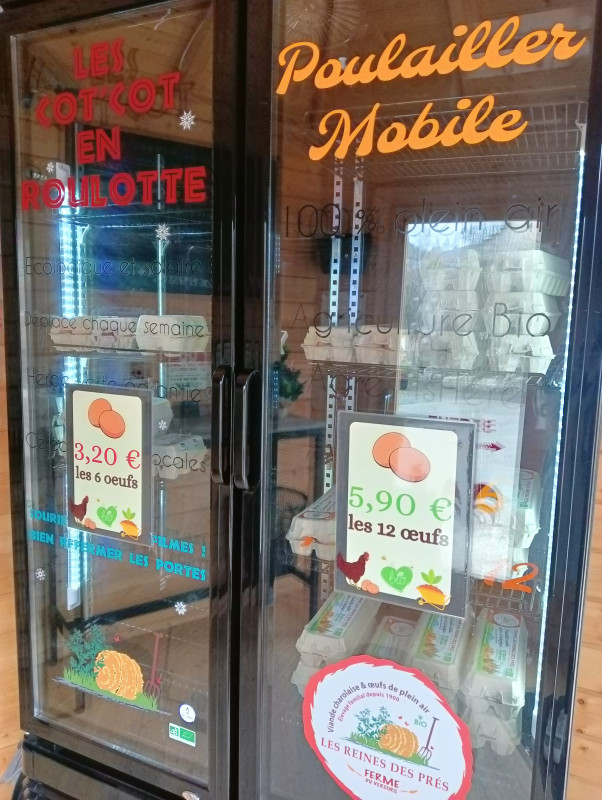 Distributeur d'oeufs à la ferme