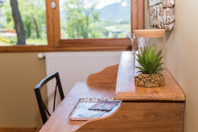 Bureau de la Chambre 1, Pour 2, Pic St Michel, 2 lits simples