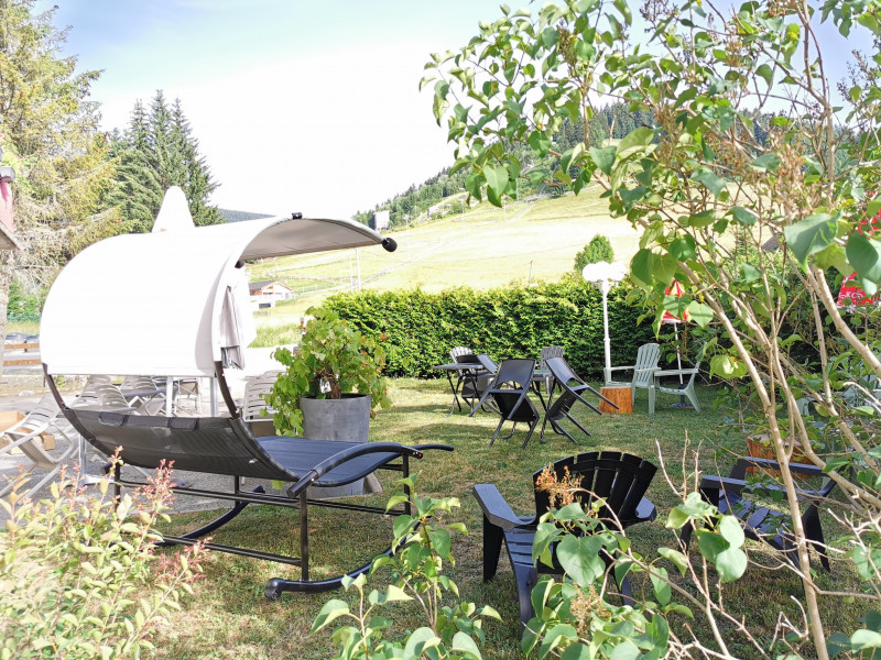 Terrasse - © Hôtel le Feu de Bois Terrasse