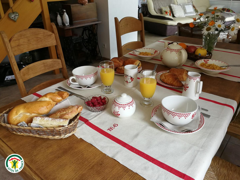Petit déjeuner gourmand - © Gîtes de France Petit déjeuner gourmand