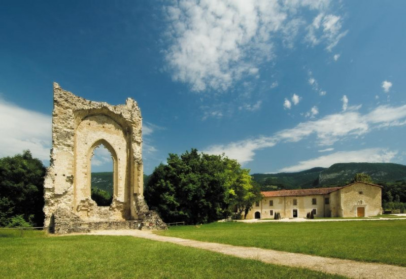 Vestiges de la chapelle castrale et Couvent des carmes- Beauvoir en Royans