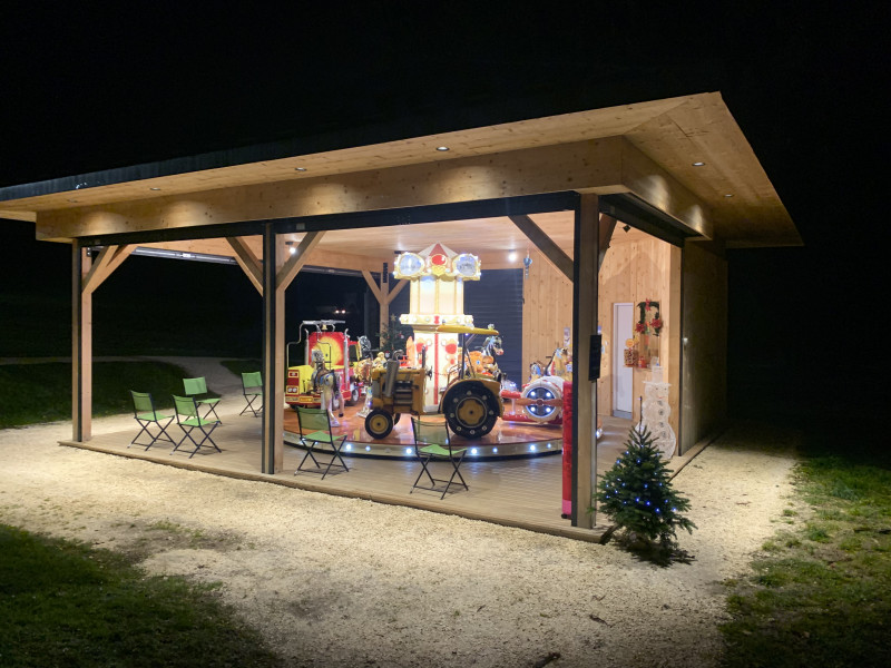 Le manège de nuit Le manège de nuit