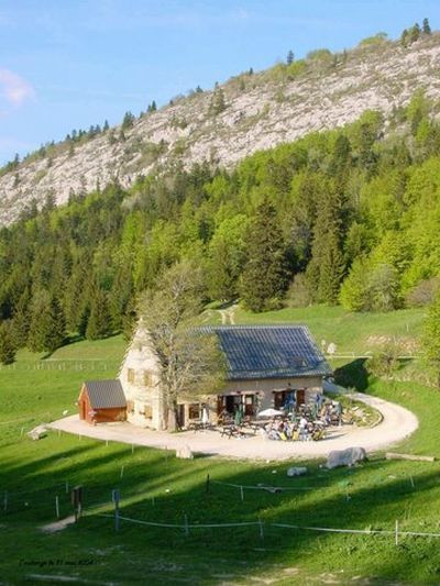 Auberge des Allières en été - © Auberge des Allières à Lans en Vercors Auberge des Allières en été