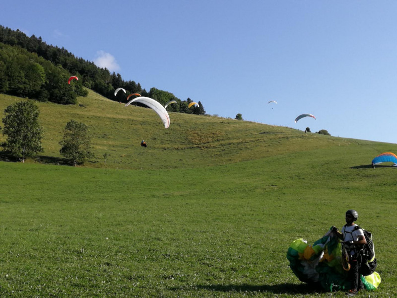 Vol en parapente - Eté 2022 - © Gîtes de France Vol en parapente - Eté 2022