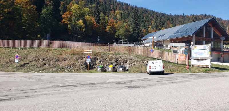 Stationnement PMR - Autrans La Sûre_Autrans-Méaudre en Vercors