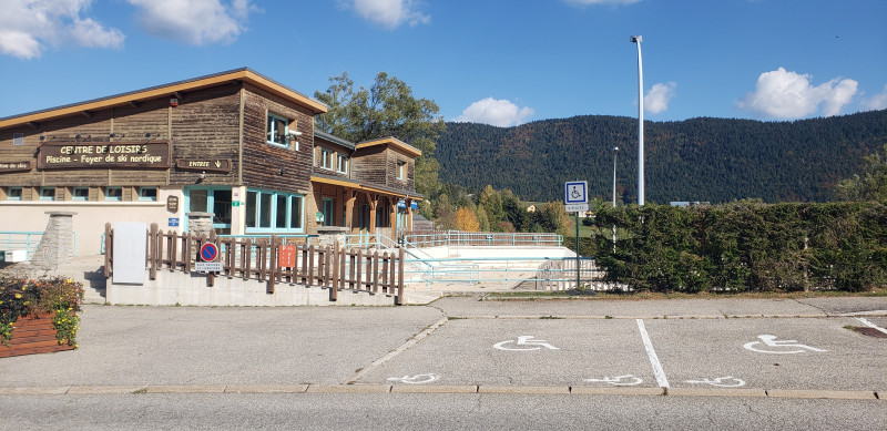 Stationnement PMR - Piscine Méaudre_Autrans-Méaudre en Vercors