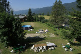 salon de jardin et piscine l'été