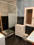 Salle d'eau avec douche