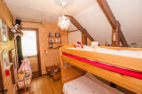 Chambre 1 avec un lit superposé