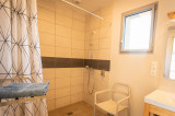 Salle de bain de plain-pied