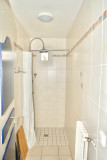 Salle d'eau avec douche à l'italienne