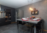 Salle à manger et coin cuisine