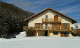 Vue du gîte enneigé