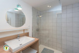 Salle d'eau 1 au 1er1 douche
