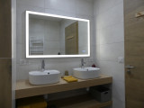 Salle d'eau côté lavabo