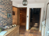 Hall d'entrée avec vestiaires