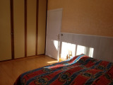 2 ème chambre avec un grand lit