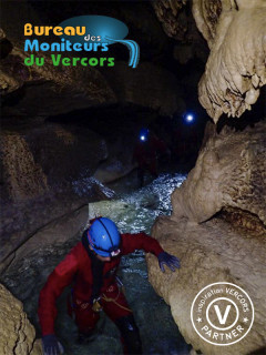 Spéléo avec le Bureau des Moniteurs du Vercors - © Bureau des moniteurs Spéléo avec le Bureau des Moniteurs du Vercors