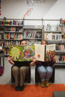 photo des bibliothécaires en pleine lecture