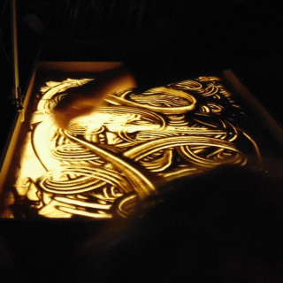 Phot dessin sur le sable - Poussette_Lans-en-Vercors - © Cie Caminos Phot dessin sur le sable - Poussette_Lans-en-Vercors